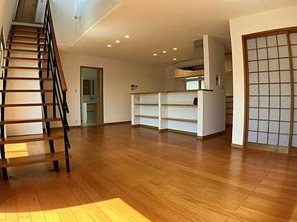 安佐南区山本新町１丁目の居間・リビング