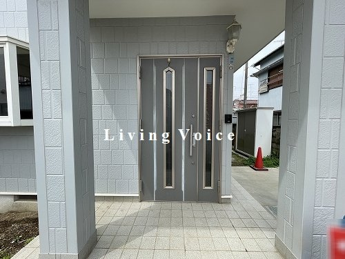 【仲介手数料０円】寒川町一之宮2丁目　中古一戸建ての玄関|寒川町一之宮2丁目　中古一戸建て