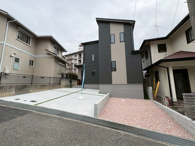 桃山台2丁目 新築戸建ての外観|カースペース