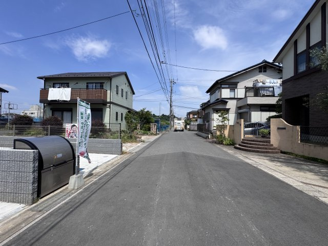市川市柏井町３丁目新築戸建の前面道路含む現地写真|北東側前面道路・幅員約5.9ｍ
