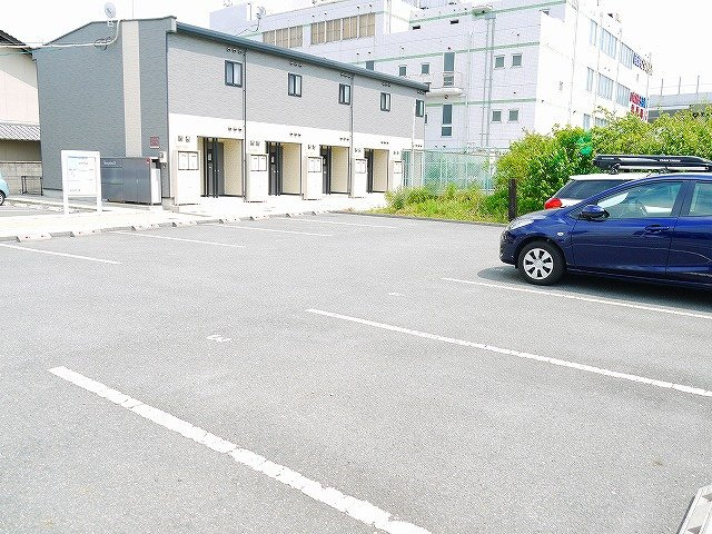 レオパレス伏見Ⅲの駐車場|駐車場完備です