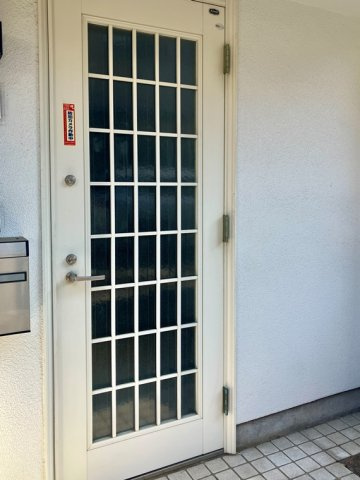 本町戸建のエントランス|清潔なエントランスです