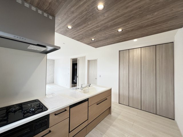 橿原市第1新賀町　全1棟のキッチン|団らんにうれしい対面式システムキッチン