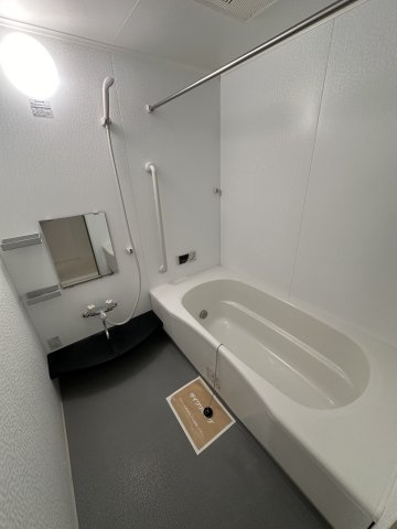 メゾンあざぶ B棟の浴室