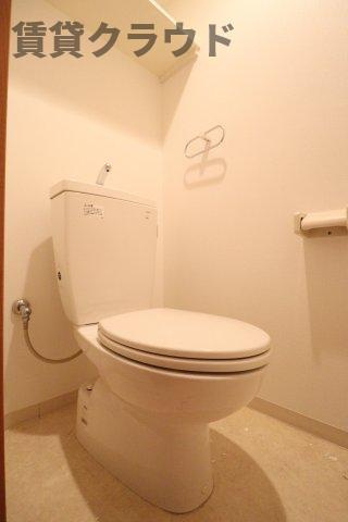プラザヤマトニのトイレ|落ち着いた色調のトイレです