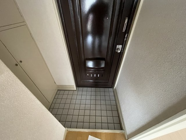 メゾン高千穂の玄関