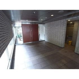 グランホース弐番館のエントランス