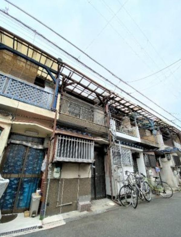 利回り12％！高見の里駅徒歩7分・月4.2万円で賃貸中テラス