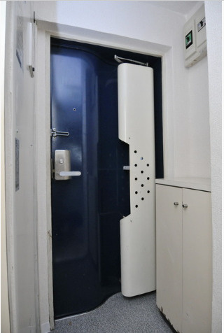 メゾン・ド・ルウィールの玄関