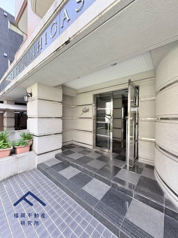ステイツ天神東のエントランス