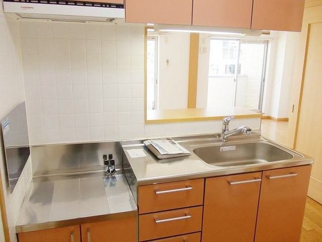 プルミエール・クラスⅢＢのキッチン|リビングを見渡せる人気の対面式キッチンです。