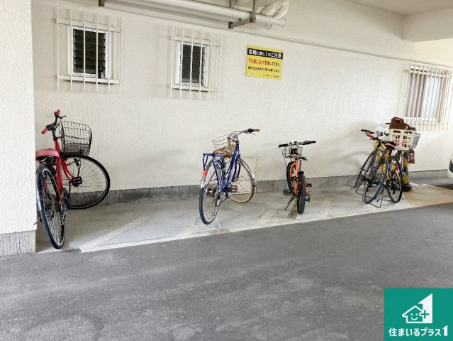 メゾン舞子ショアーの駐輪場|共用部（駐輪場）