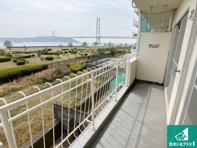 メゾン舞子ショアーのバルコニー|ワイドバルコニーは洗濯物を干すスペースが広いのでご家族が多くても安心！