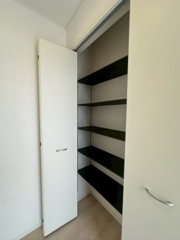 クレイドルガーデン宜野湾市上原 第２・２号棟の収納|可動式棚で靴の量や高さに合わせて自由に調整可能◎使い勝手も良く、見た目もスッキリ◎
