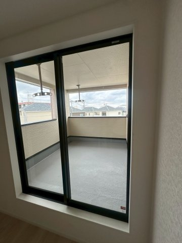 クレイドルガーデン宜野湾市上原 第２・２号棟のその他|急な雨も安心♪様々な用途に使える広々二面ルーフバルコニー