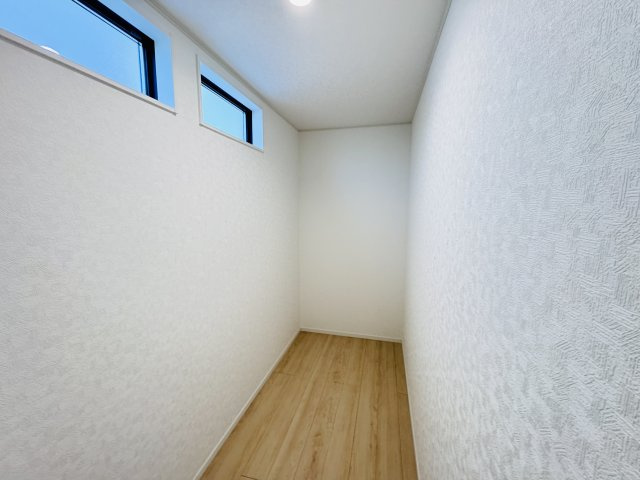 三郷市戸ケ崎５丁目新築戸建【吹上小学校:徒歩9分】の収納|キッチン裏・3.25帖パントリー