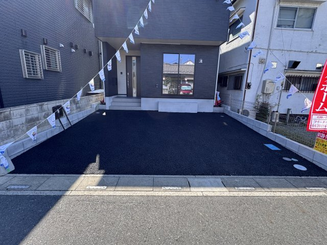 三郷市戸ケ崎５丁目新築戸建【吹上小学校:徒歩9分】の駐車場|駐車スペース・並列2台駐車可