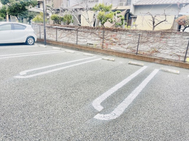 メゾン・ド・アルモニーの駐車場