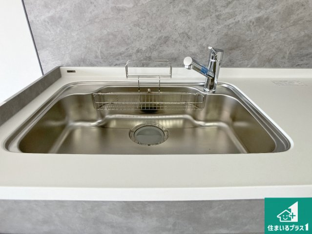 メゾン舞子ショアーの設備|蛇口の先端に浄水器を内蔵しています！原水と浄水、お湯と冷水、シャワーの切替えがワンタッチなので用途によって使い分けられます。