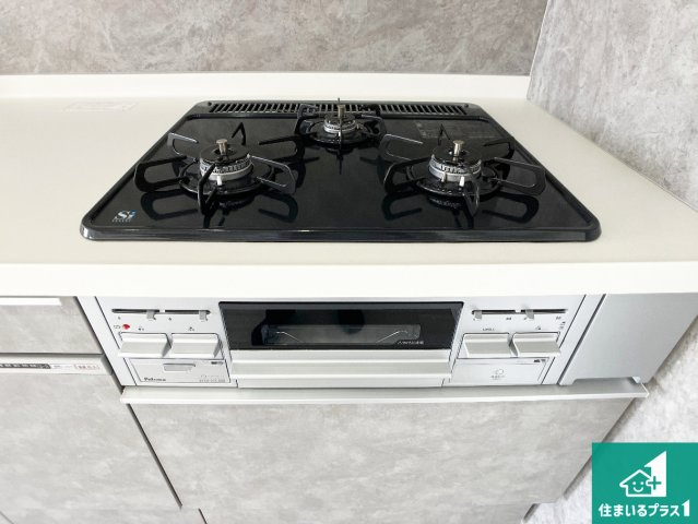 メゾン舞子ショアーの設備|ダブル高火力Ｓｉセンサー付きコンロ！３口あるので、まとめて料理をする時も大活躍！