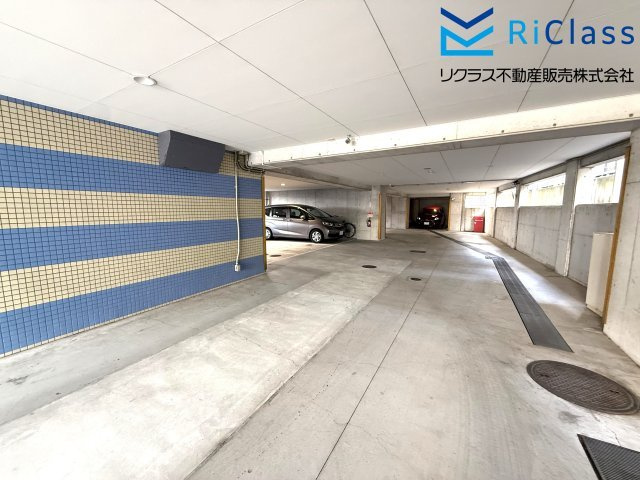 ワコーレハーバーコート神戸の駐車場|敷地内駐車場です