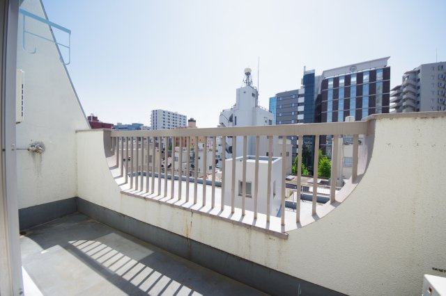 【バルコニー】