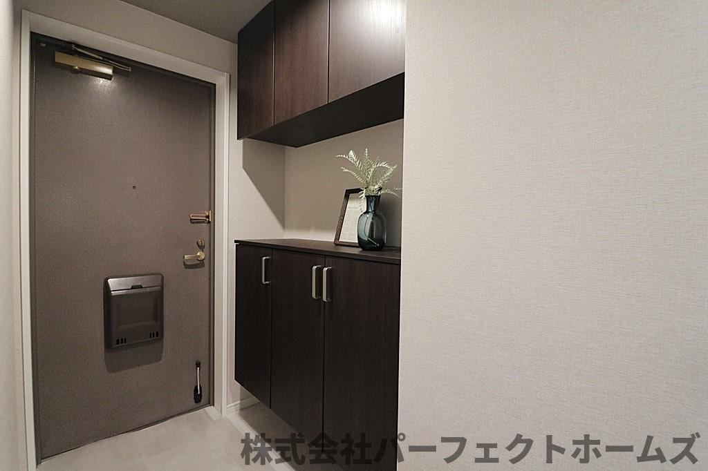 メゾンハリマックス楠葉の玄関|落ち着いた玄関です
