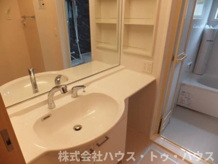 ファミールフラッツ若葉町の洗面所