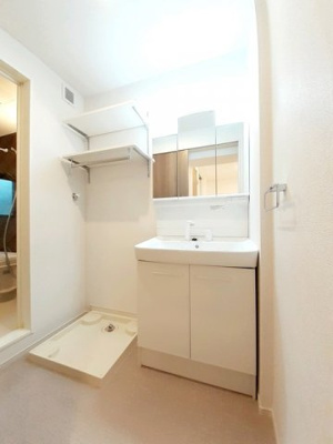 【洗面所】 | ルーチェクレアⅡＢ | ゆったりとスペースのある洗面所
