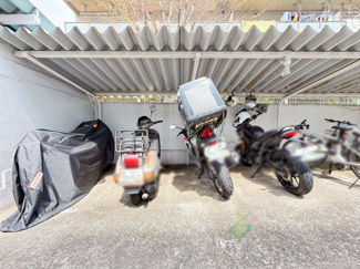 【駐車場】 | 田園フラワーホーム | バイク置き場