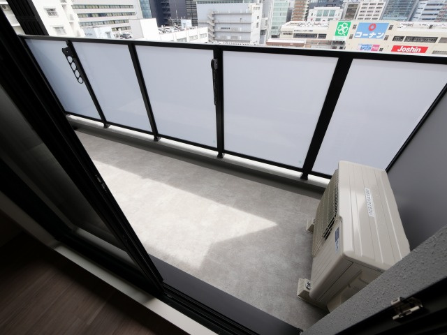 アーバングランデ新大阪のバルコニー