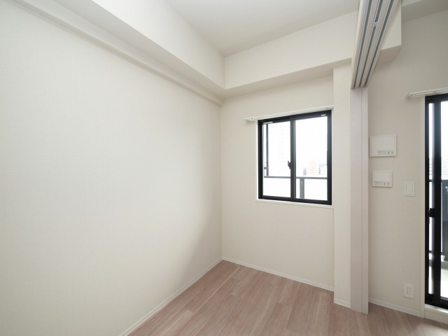 アーバングランデ新大阪の洋室