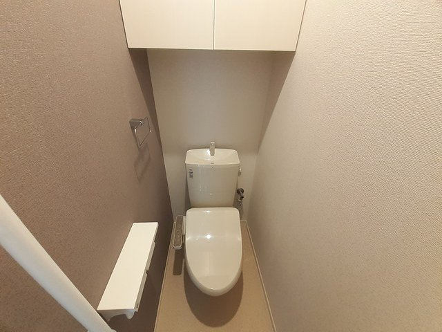 リリオ荒川沖のトイレ|温水洗浄便座付きです。