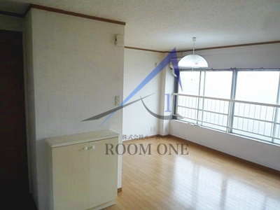 寿々川ビルの居間・リビング|洋室のお部屋です。