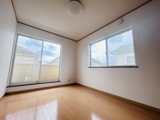 【洋室】 | 【全室6帖以上・駐車2台】市原市郡本3丁目 リフォーム邸
