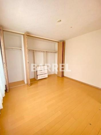 ジオ千里桃山台2番館の寝室