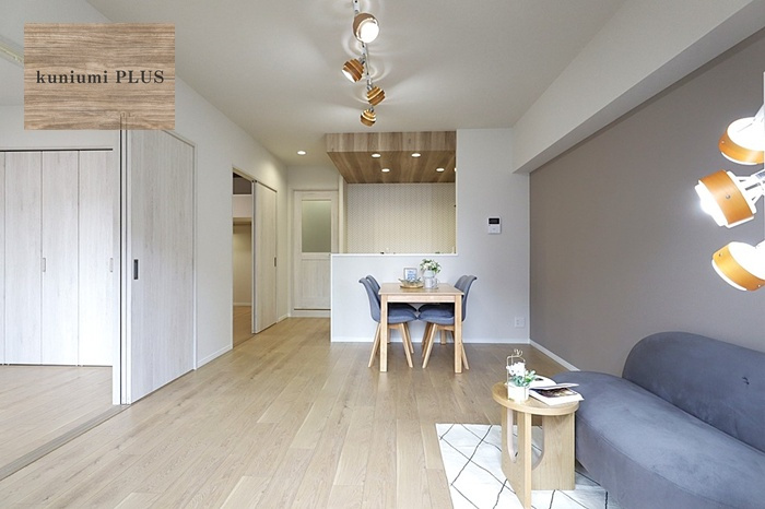 ライフコートフドウ育和公園ハイツの居間・リビング