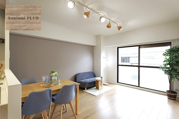 ライフコートフドウ育和公園ハイツの居間・リビング