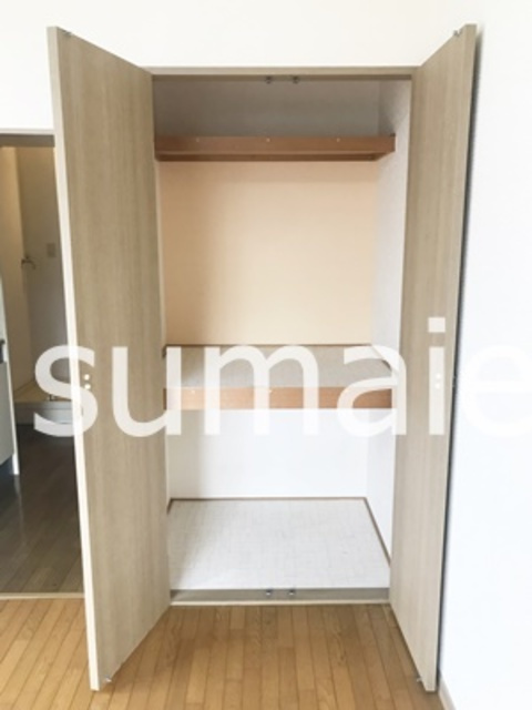 ライネスハイムの収納|押し入れタイプの収納です。※反転タイプです