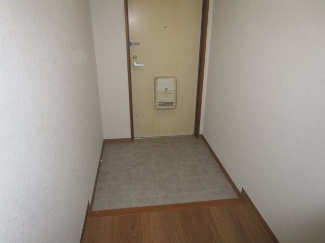 リバティハイツⅢ　205号の玄関