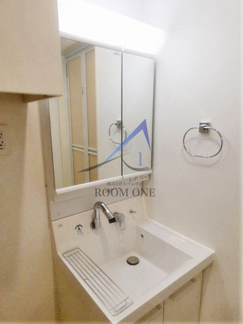 スカラーレ牛込の洗面所|独立洗面台です。