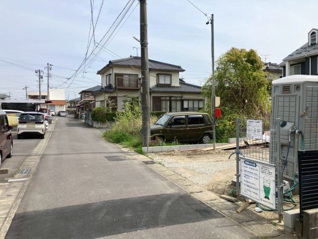 クワイエ　江南市飛高町第5　全1区画分譲の前面道路含む現地写真|「現地（2026年4月9日）撮影」　
■前面道路　
■ヤマダ不動産　株式会社リライフ
