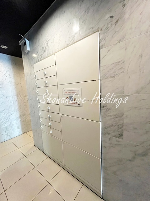 ガーラ・グランディ横濱桜木町のその他共用部分|宅配ボックスで外出時の荷物の受け取りも安心♪