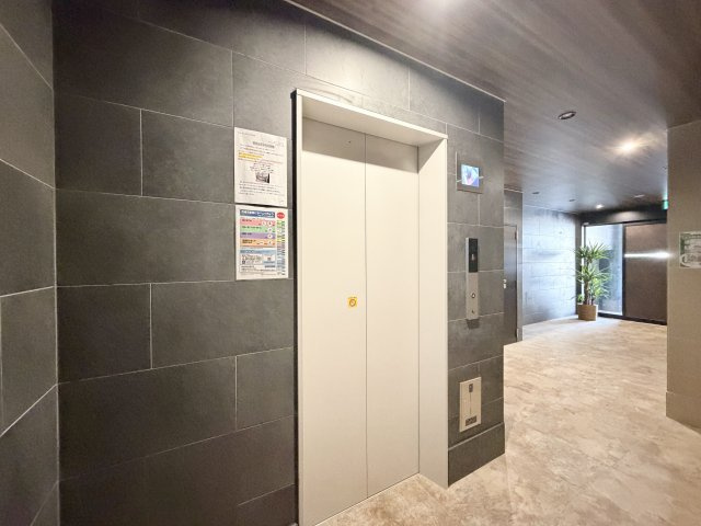 Ｅ-Ｂｏｎｈｅｕｒ尼崎のロビー