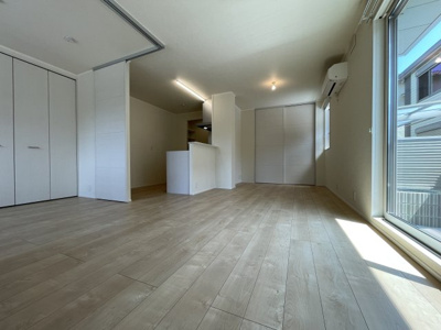 【居間・リビング】 | グレースハイム大森 | こちらの居間で趣味の時間をお楽しみください