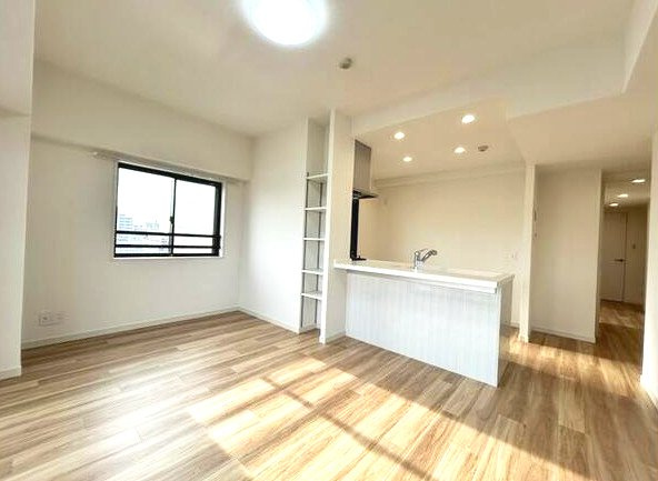 レクセルマンション南行徳　6階　角　部屋　リ　フォーム済の居間・リビング