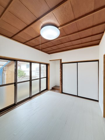 両三柳K貸家の洋室