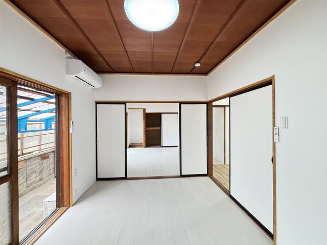 両三柳K貸家の洋室