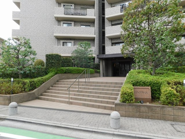 ソフィア所沢のエントランス