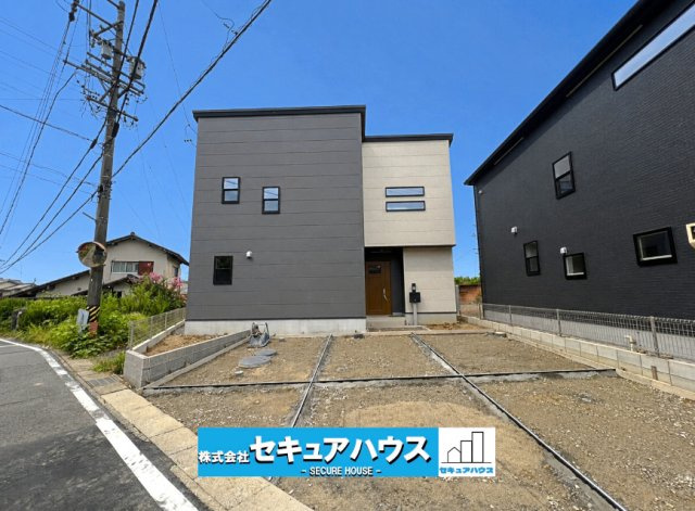 【同施工物件ご案内可能】日進市藤島町五反田　全2棟の外観|【現地外観写真】
◆駐車並列3台可能！オプション工事でカーポート設置などいかがでしょうか。その他にも、フェンスなどの「オプション工事」もご提案いたします♪